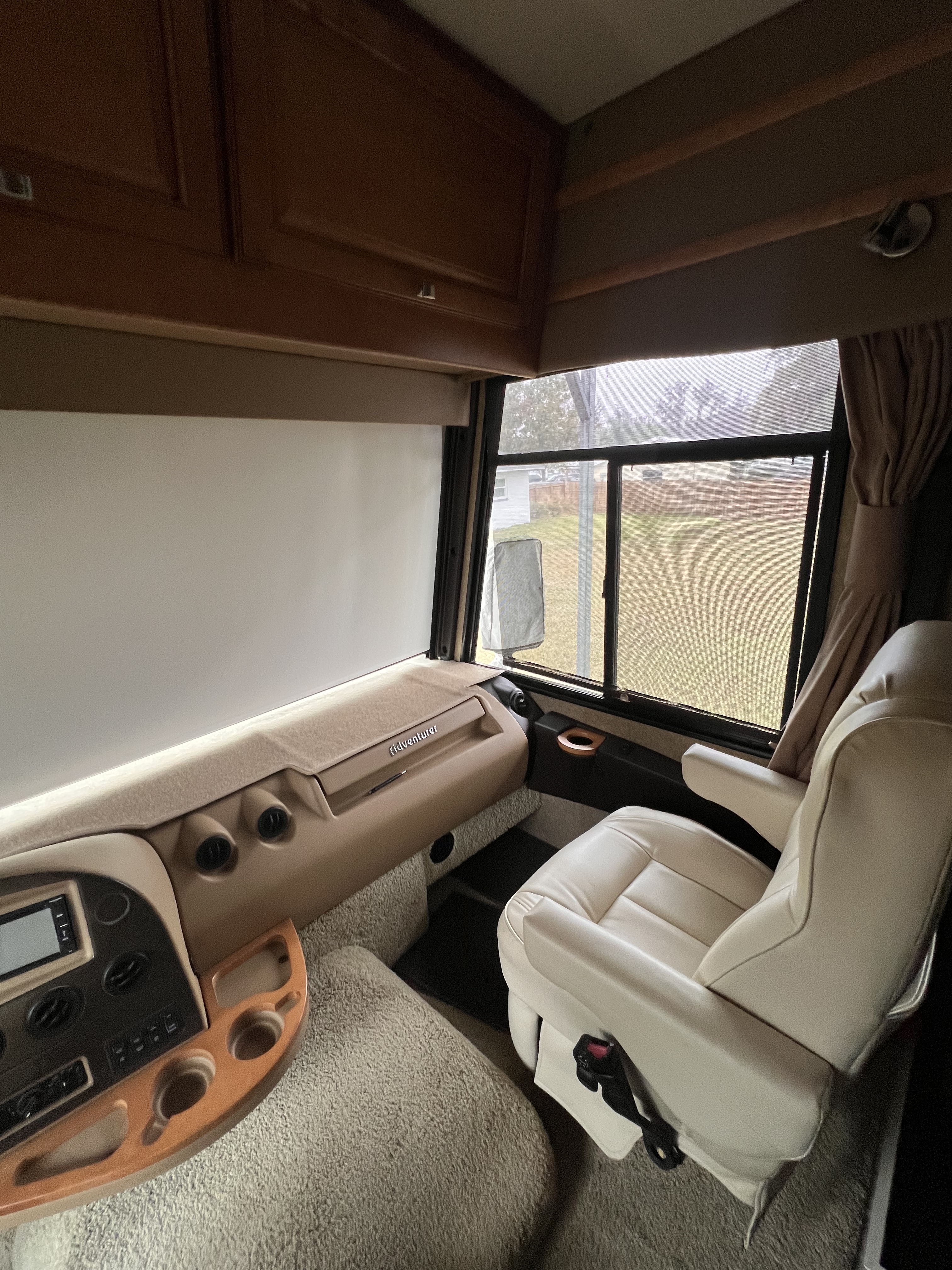 2014 Winnebago ADVENTURER 38Q in thonotosassa FL