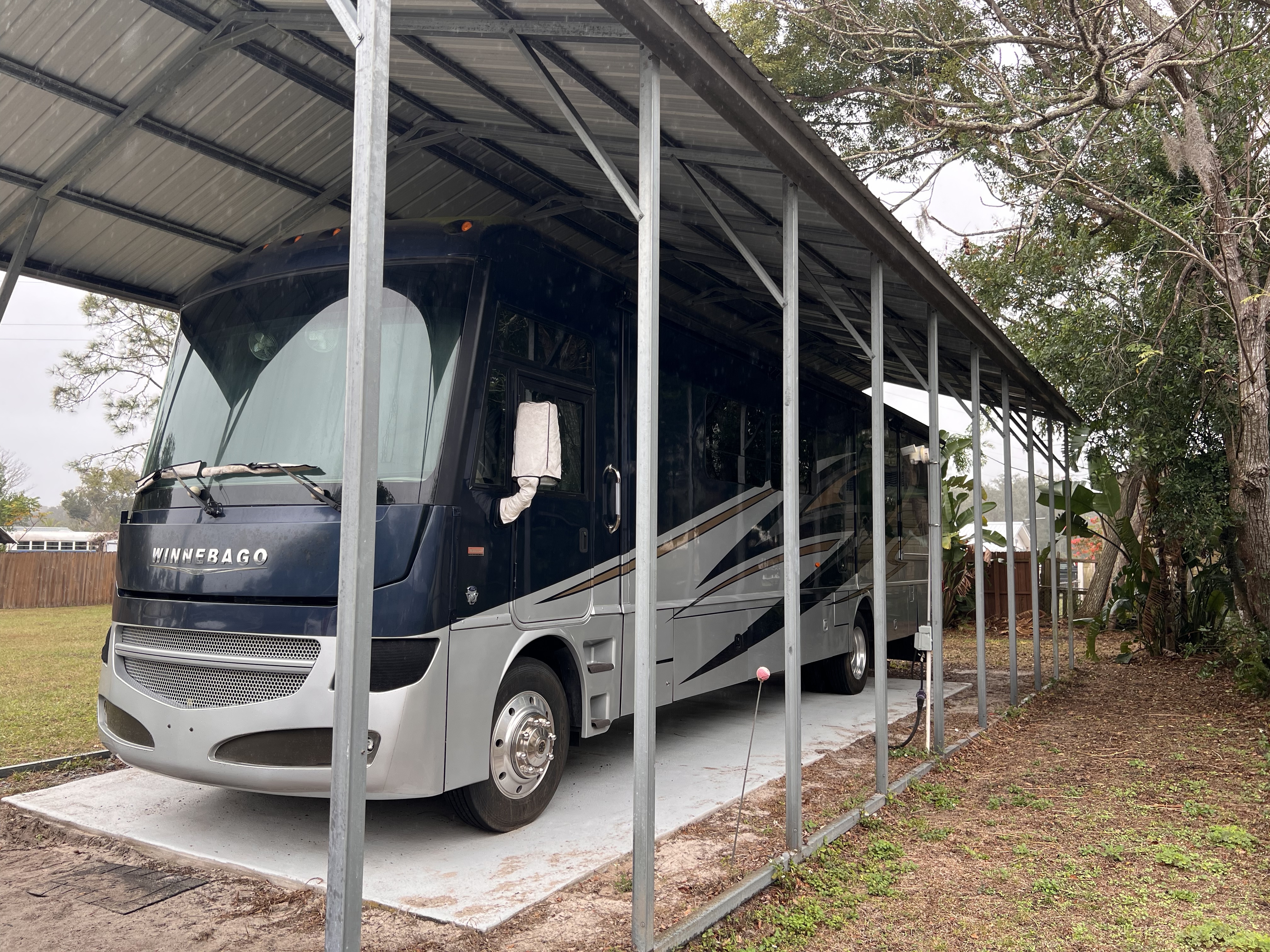 2014 Winnebago ADVENTURER 38Q in thonotosassa FL