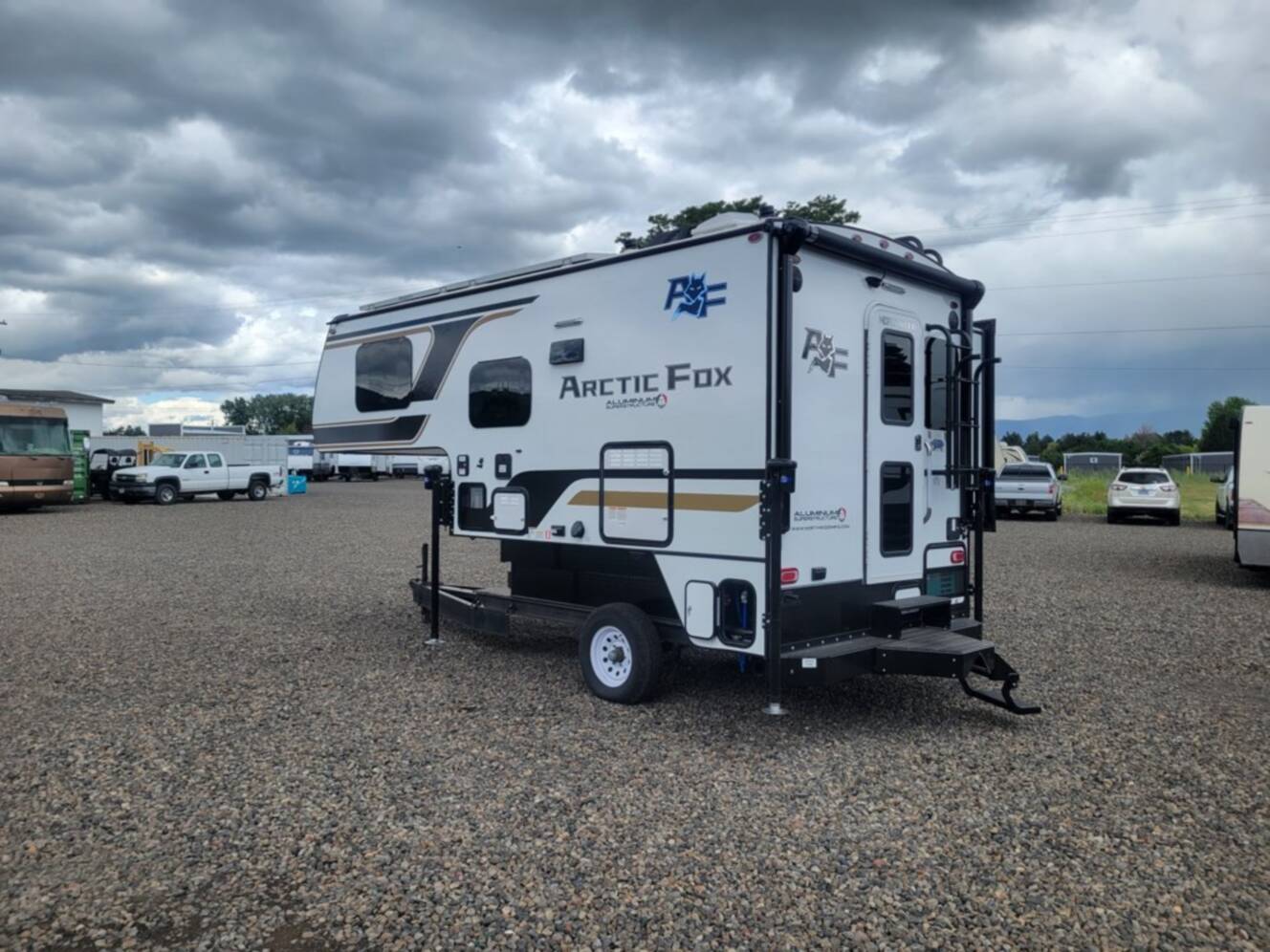 A photo of this 2027 Northwood Mfg ARCTIC FOX 990