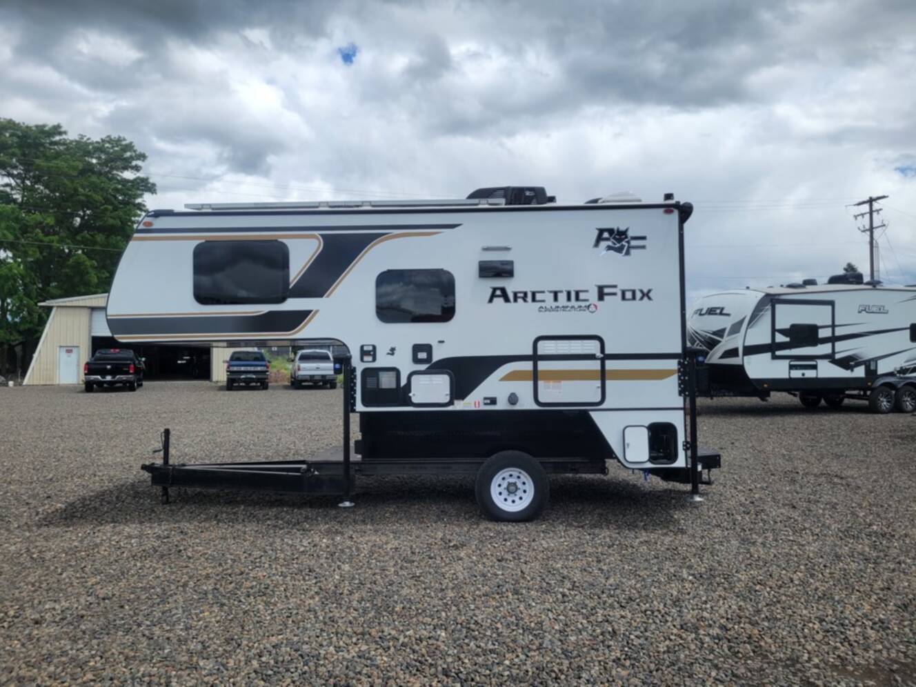 A photo of this 2027 Northwood Mfg ARCTIC FOX 990