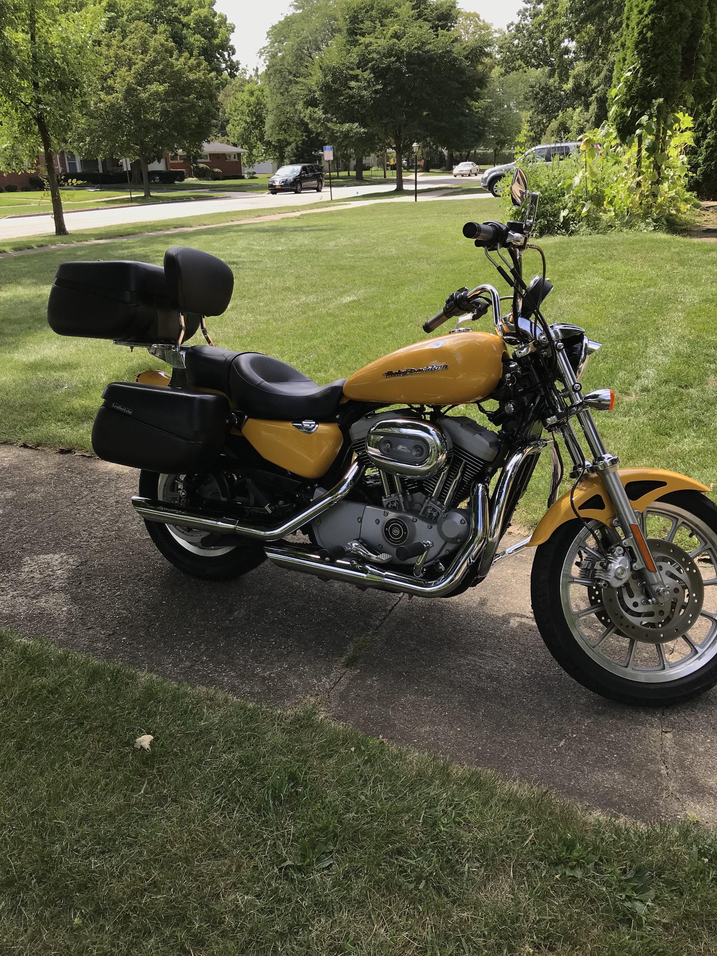 2004 Harley-Davidson SPORTSTER 1200 CUSTOM XL1200C Cruiser motorcycle