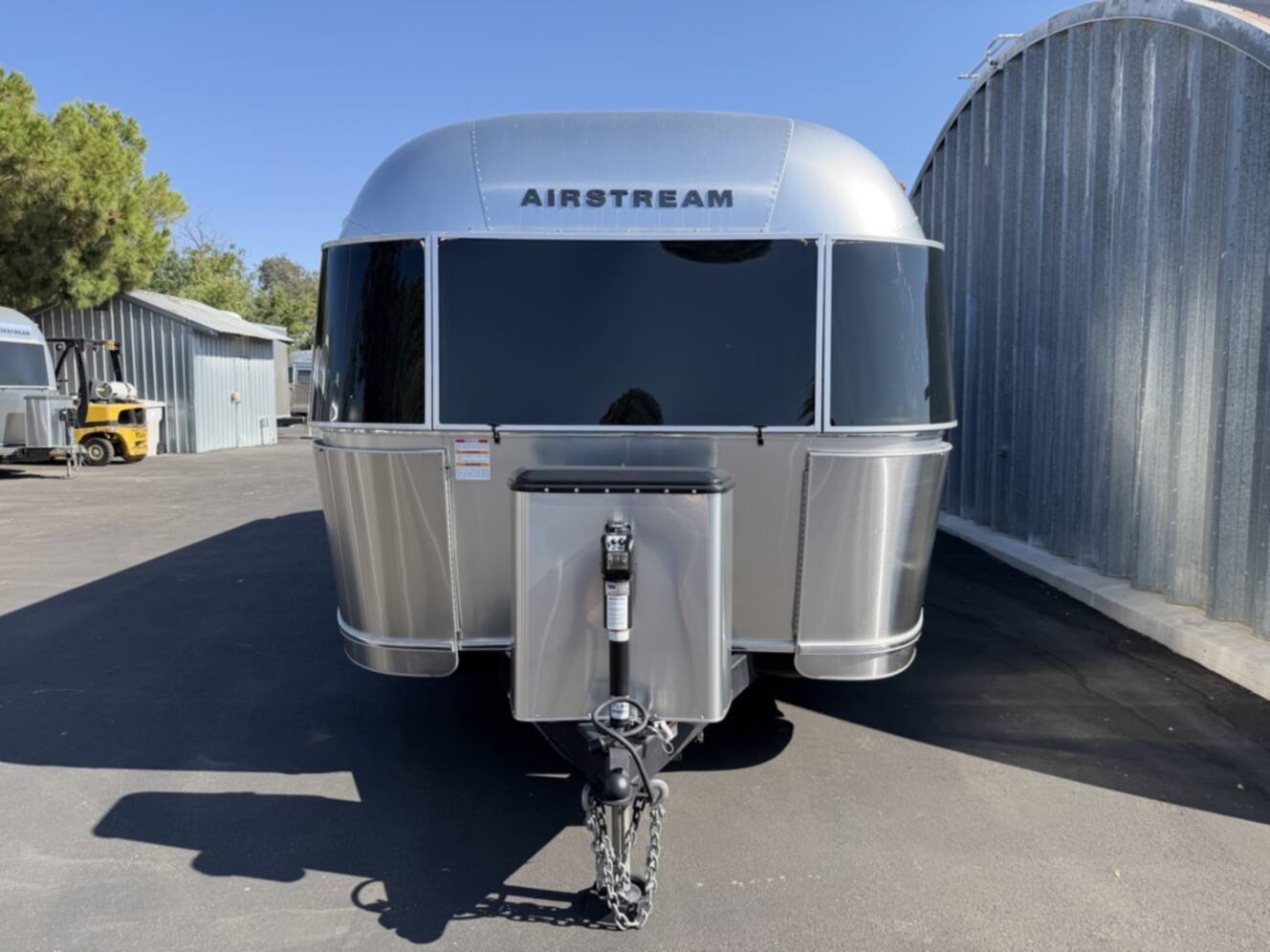 A photo of this 2023 Airstream FLYING CLOUD 25RB QUEEN