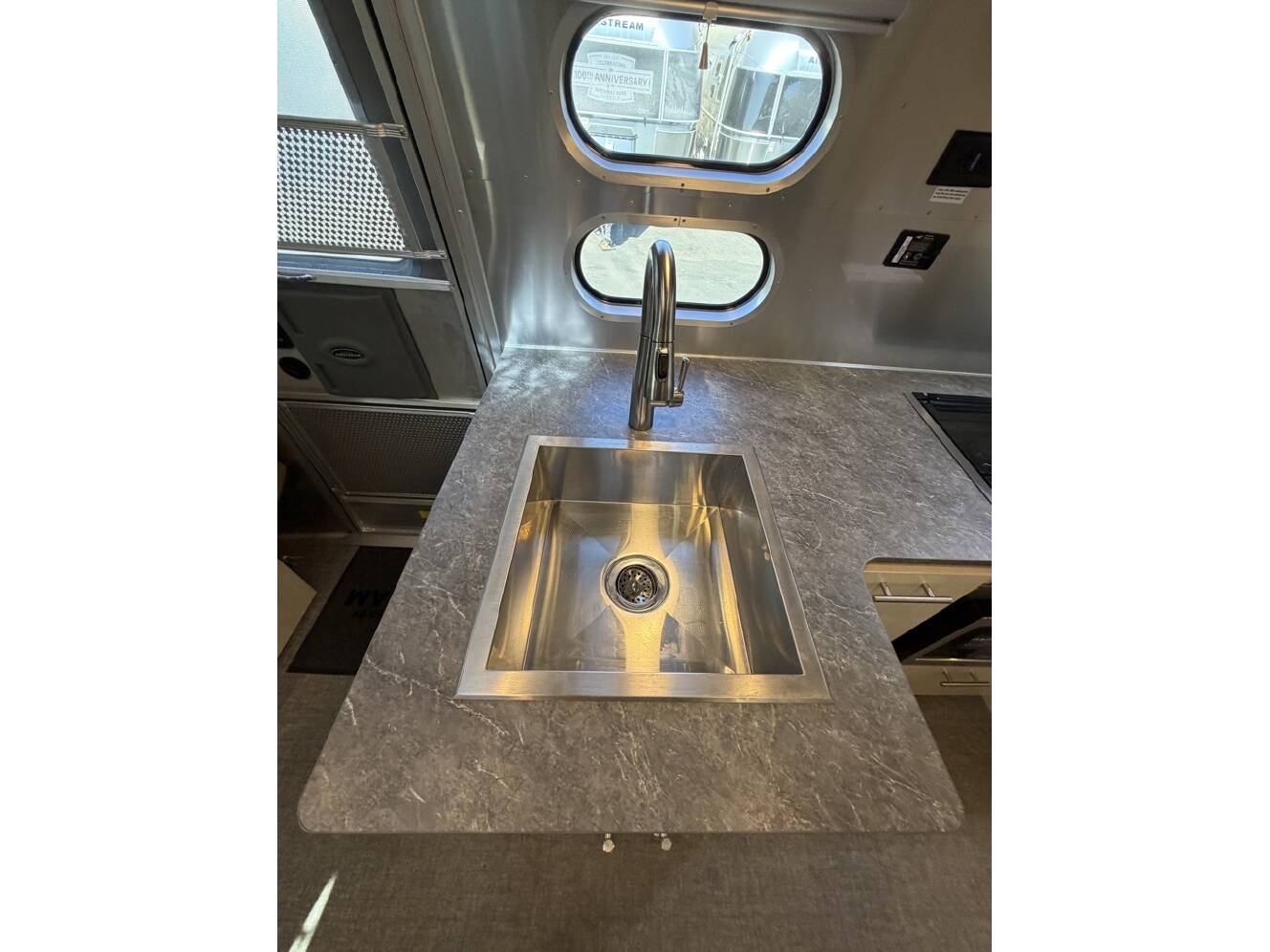 A photo of this 2023 Airstream FLYING CLOUD 25RB QUEEN