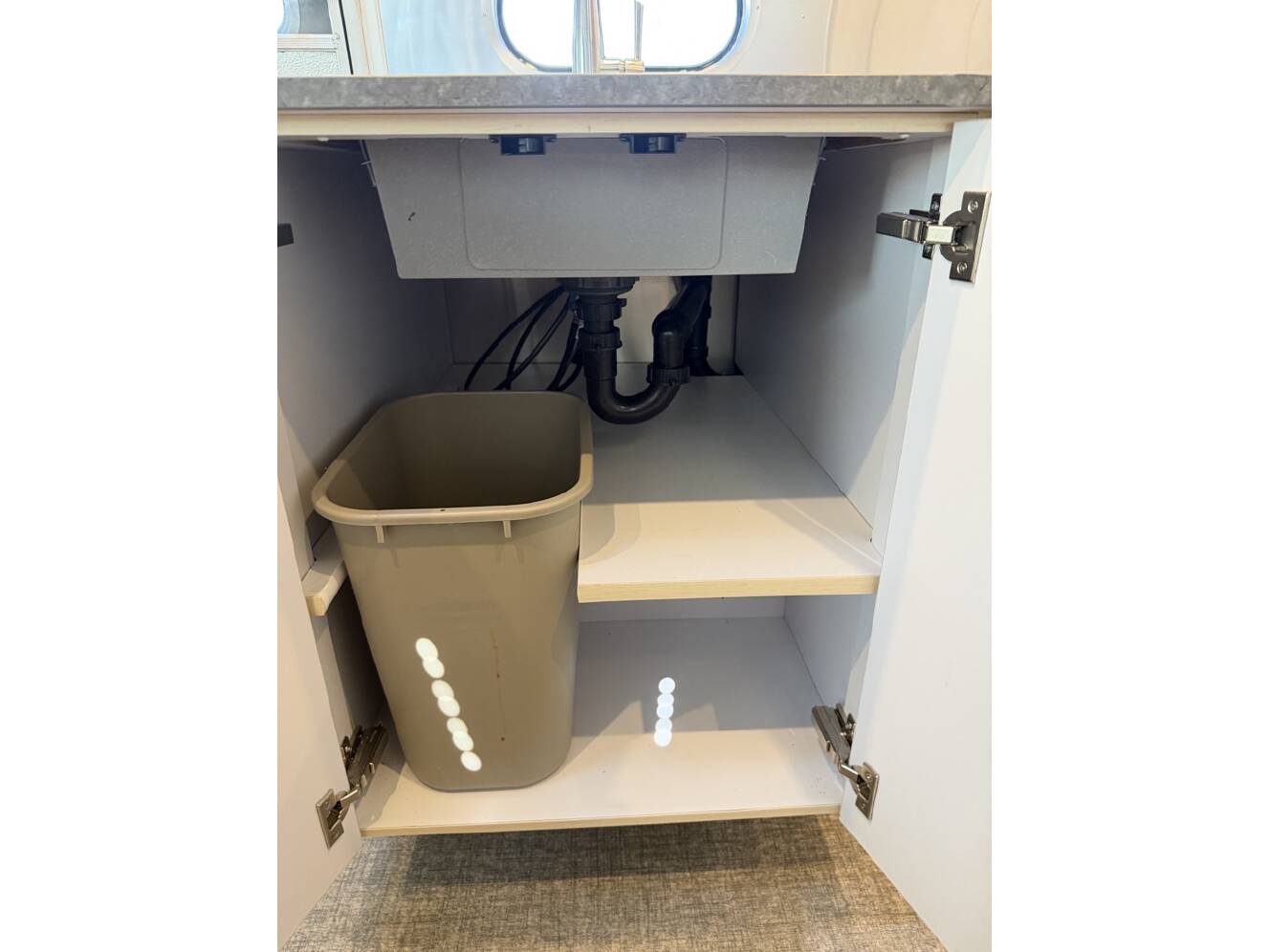 A photo of this 2023 Airstream FLYING CLOUD 25RB QUEEN