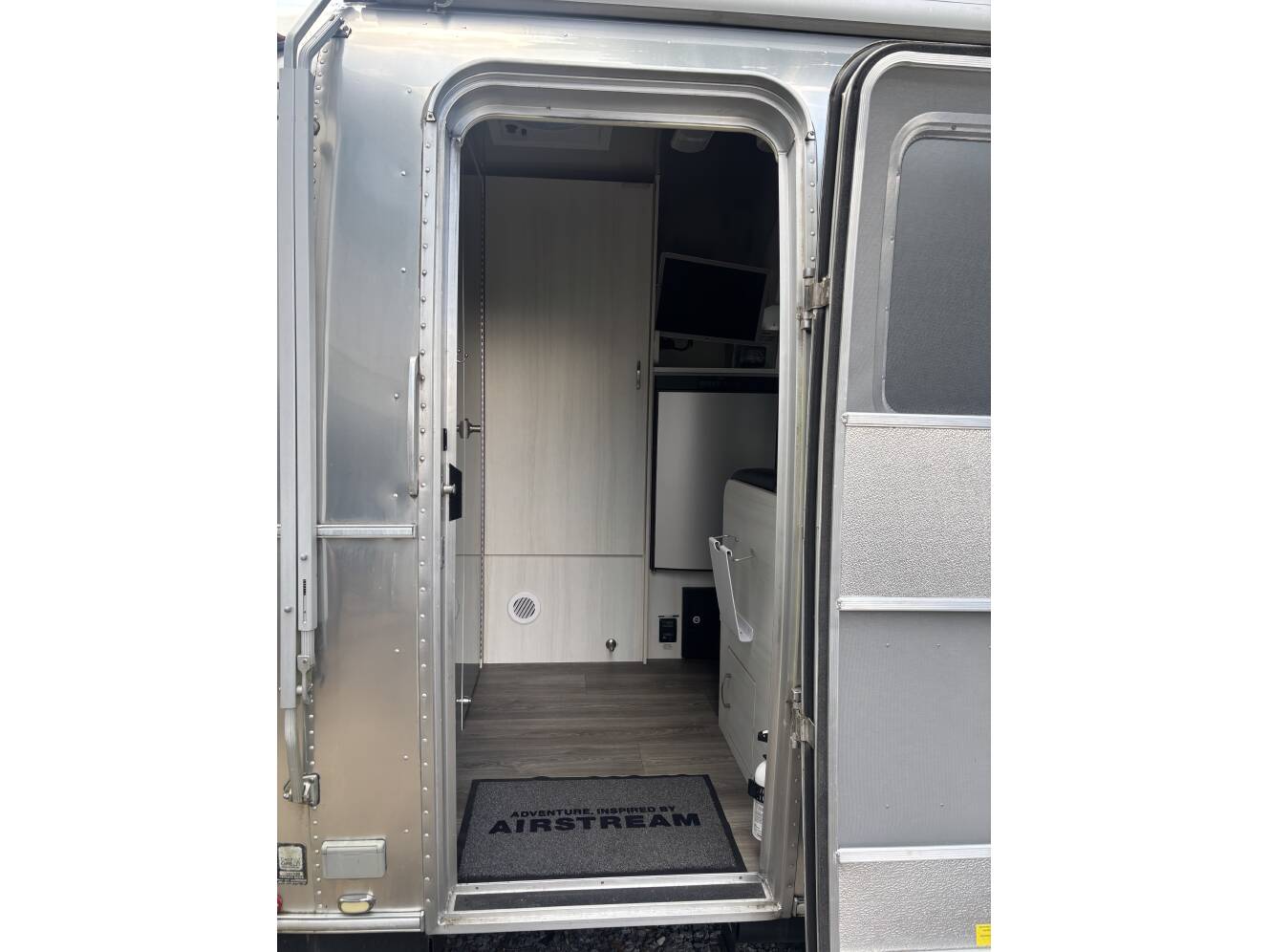A photo of this 2019 Airstream BAMBI 22FB