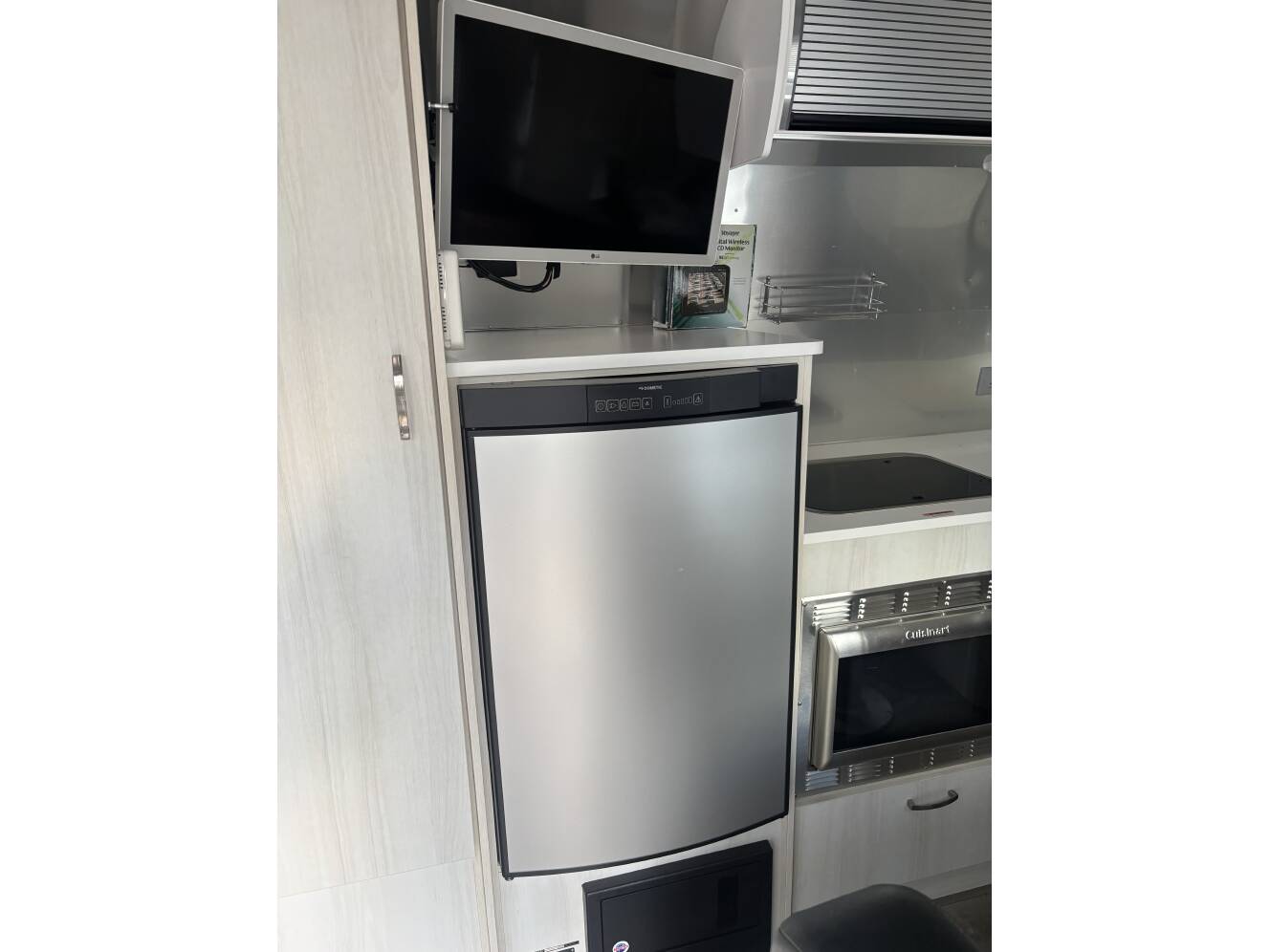 A photo of this 2019 Airstream BAMBI 22FB