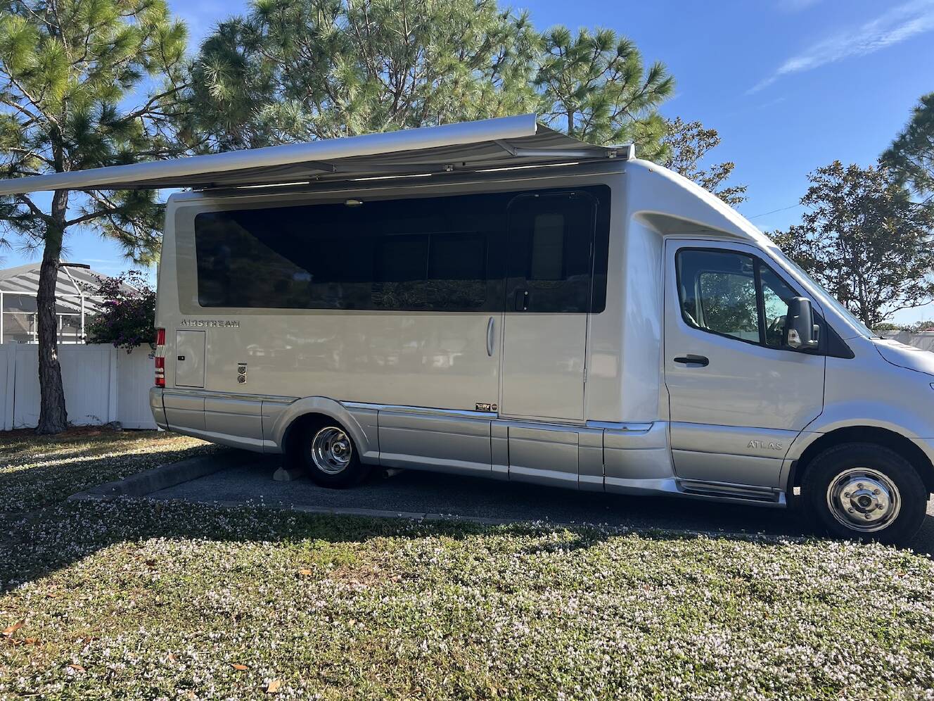 A photo of this 2020 Airstream ATLAS MURPHY SUITE