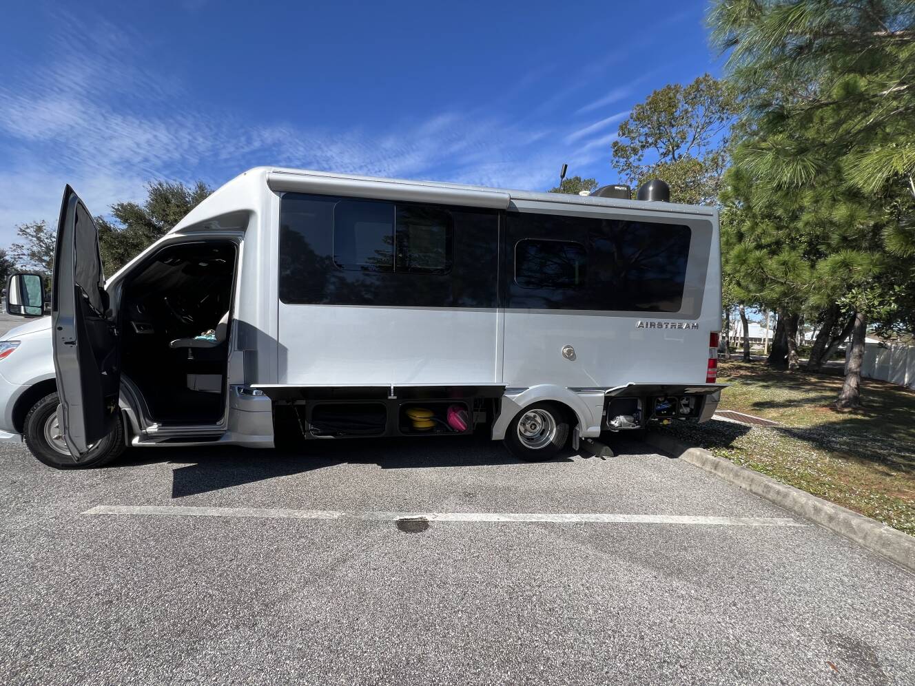 A photo of this 2020 Airstream ATLAS MURPHY SUITE
