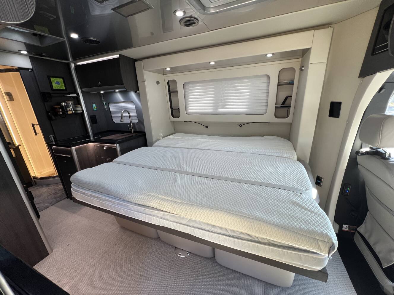 A photo of this 2020 Airstream ATLAS MURPHY SUITE