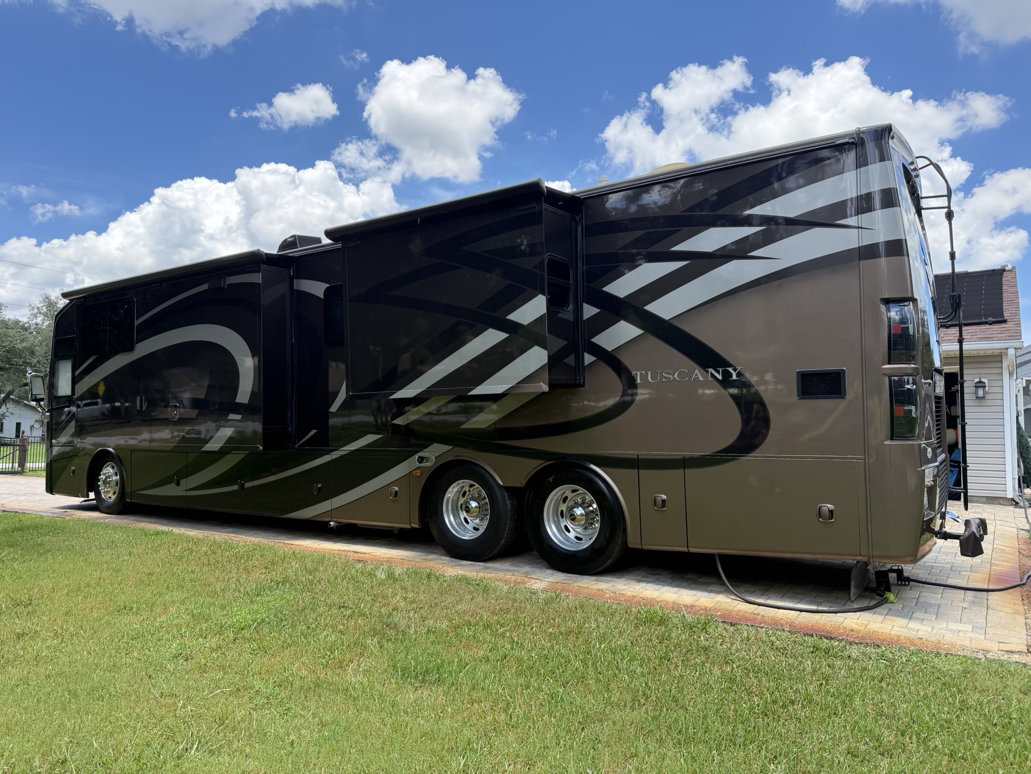 2016 Thor Motor Coach TUSCANY 42HQ in new port richey FL