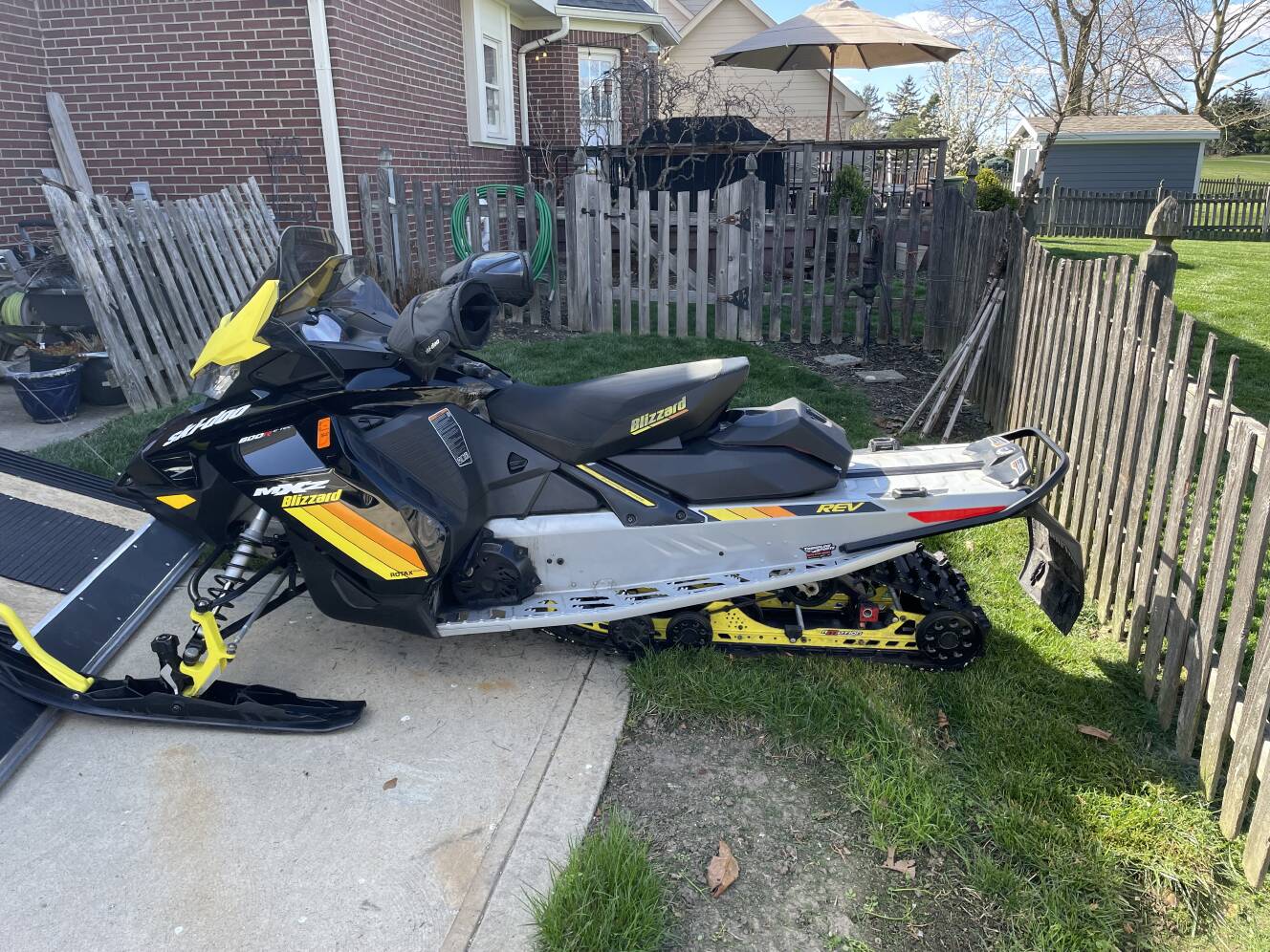 A photo of this 2019 Ski-Doo BLIZZARD