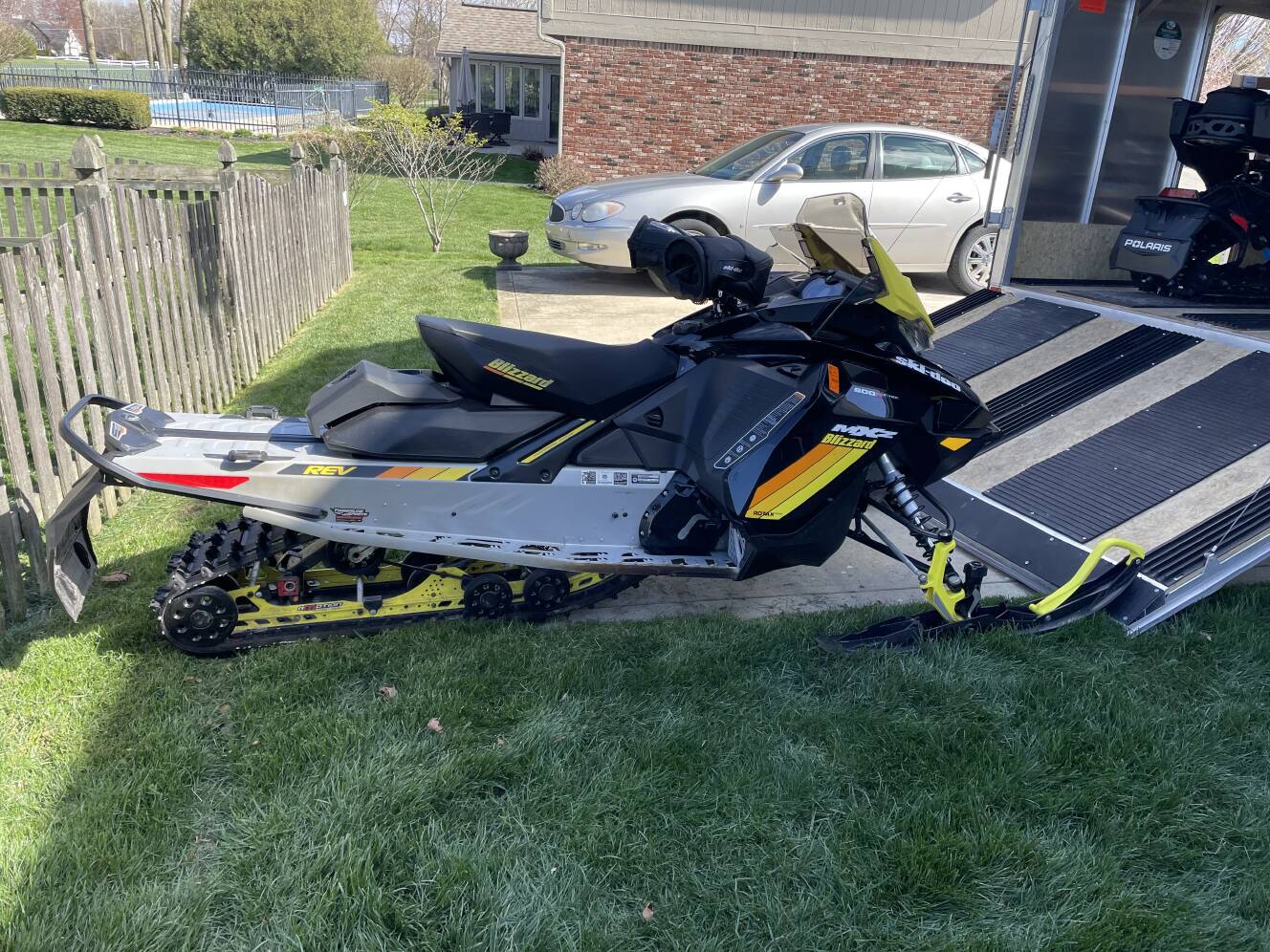 A photo of this 2019 Ski-Doo BLIZZARD