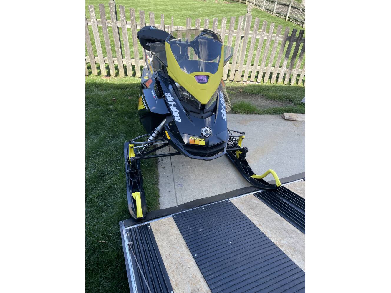 A photo of this 2019 Ski-Doo BLIZZARD