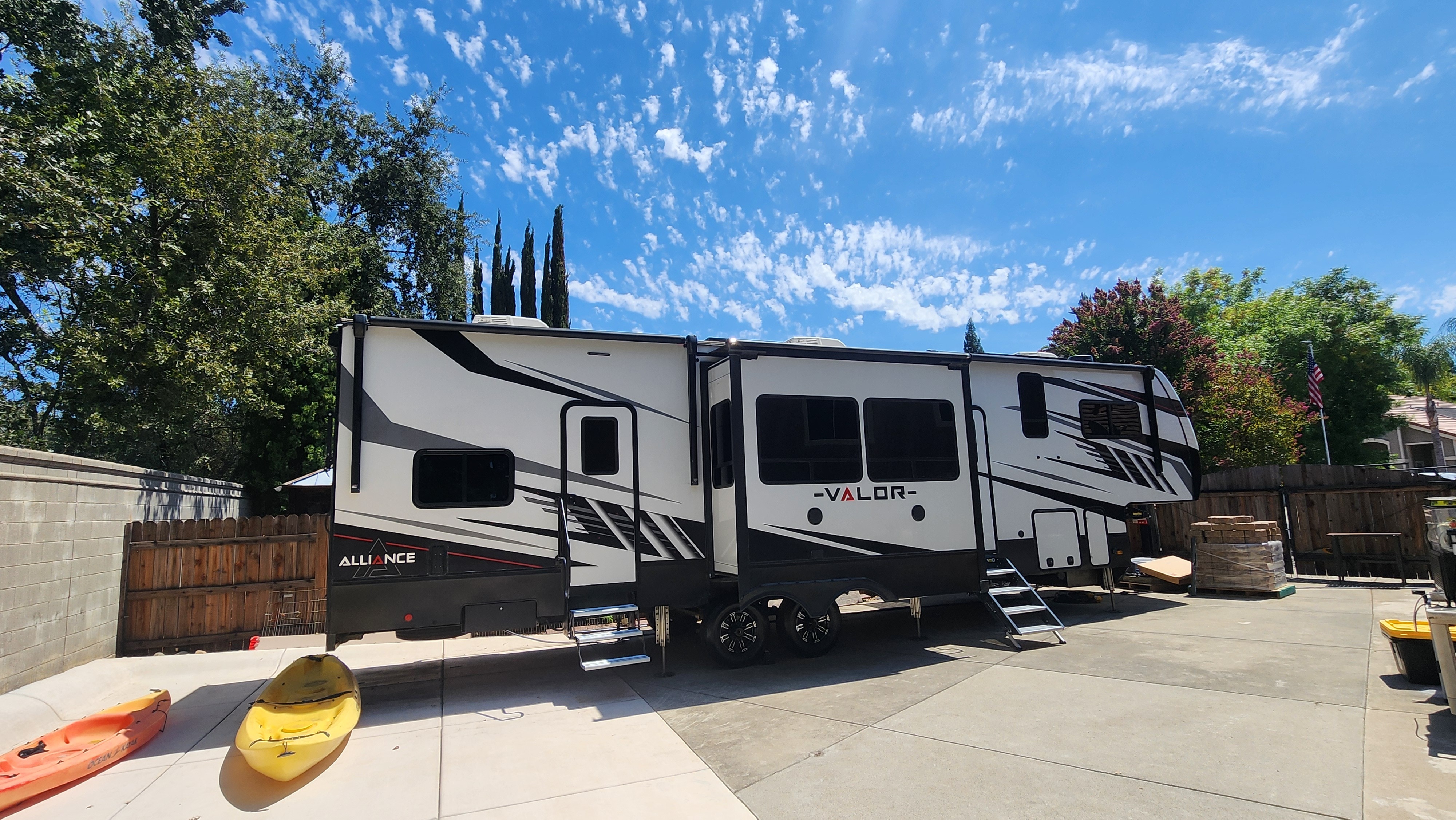 2021 Alliance Rv Valor RV