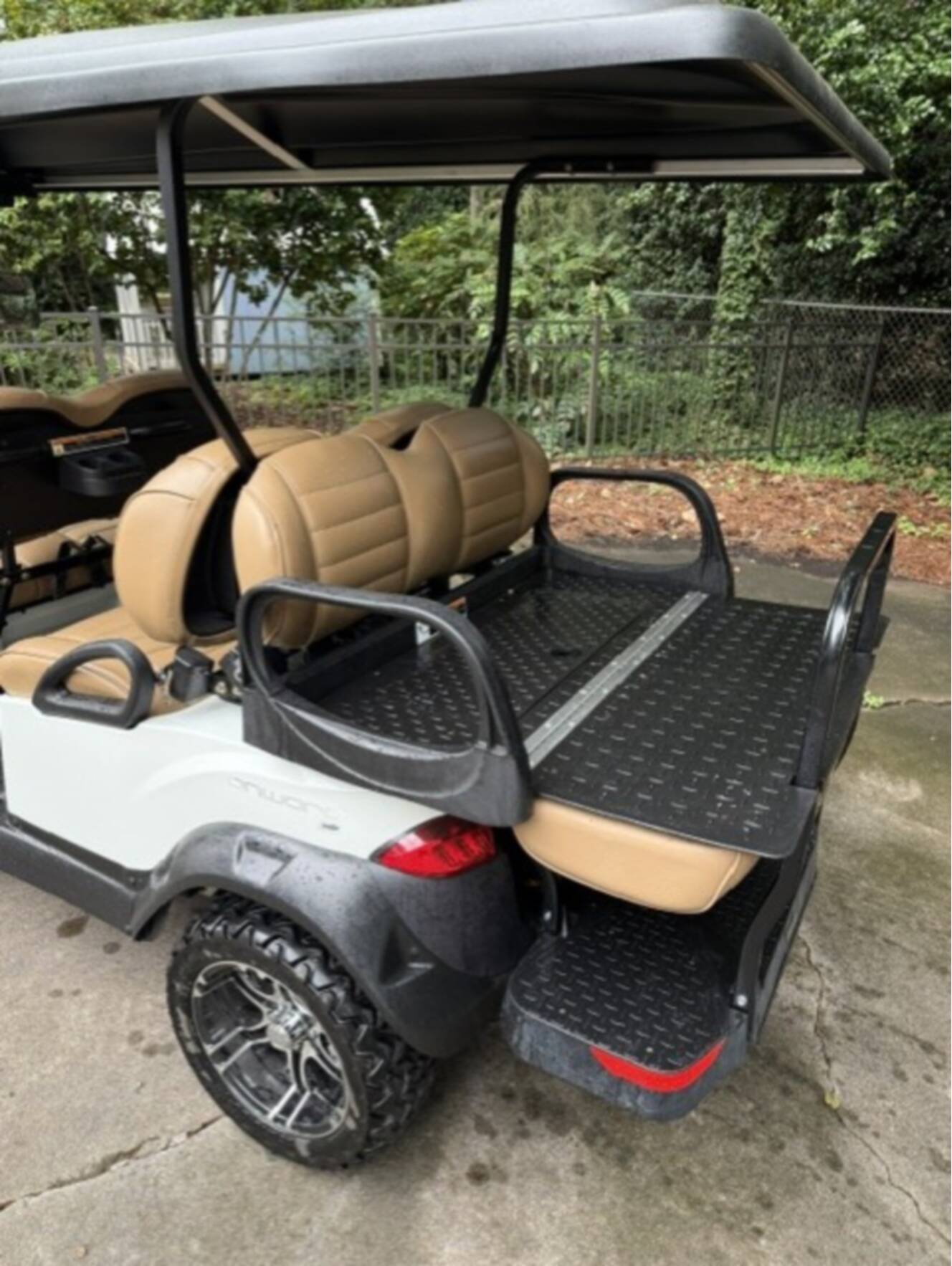 A photo of this 2023 Club Car ONWARD LIFTED 6 PASSENGER HP ELECTRIC