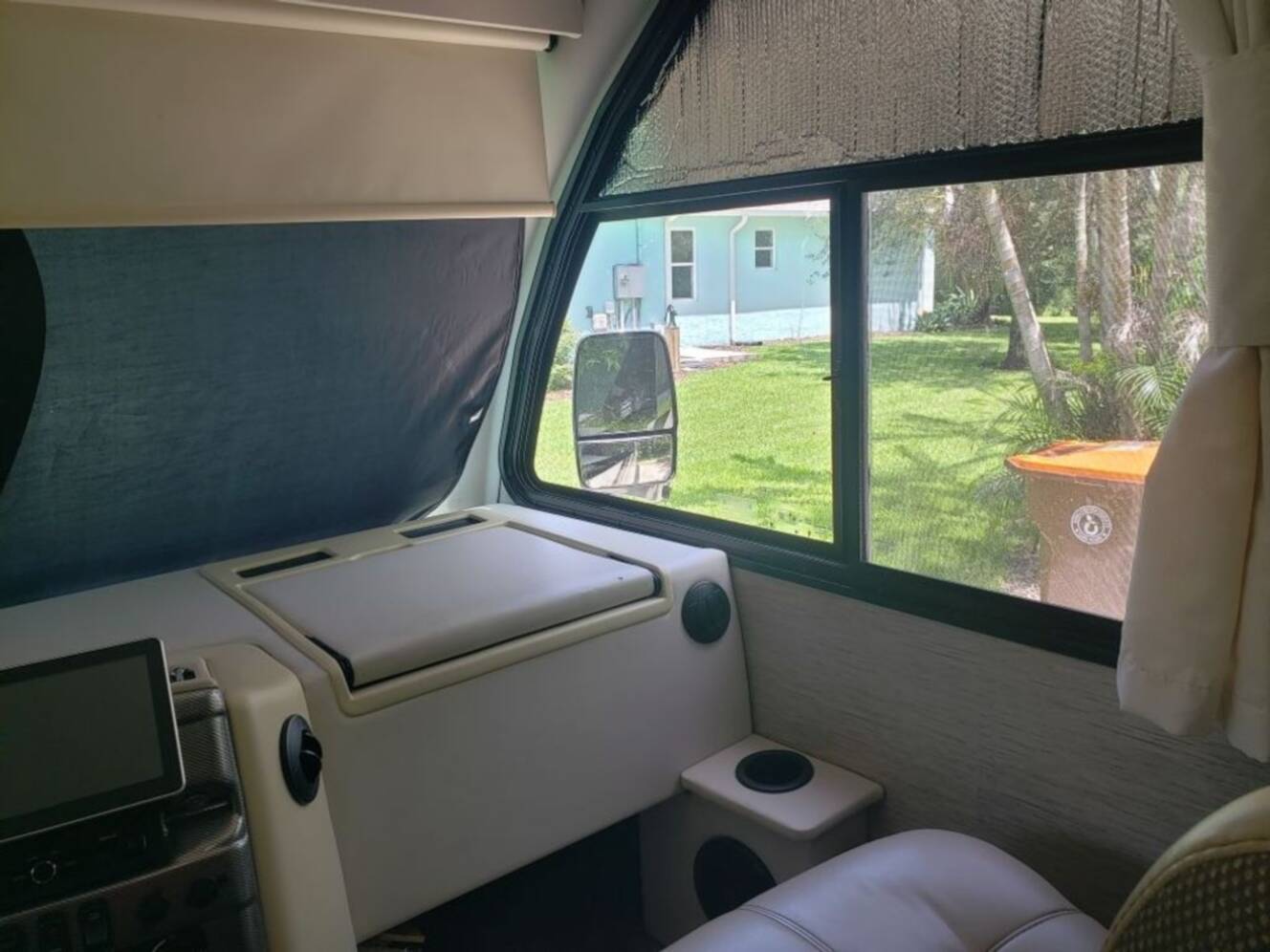 A photo of this 2023 Thor Motor Coach Axis 24.1