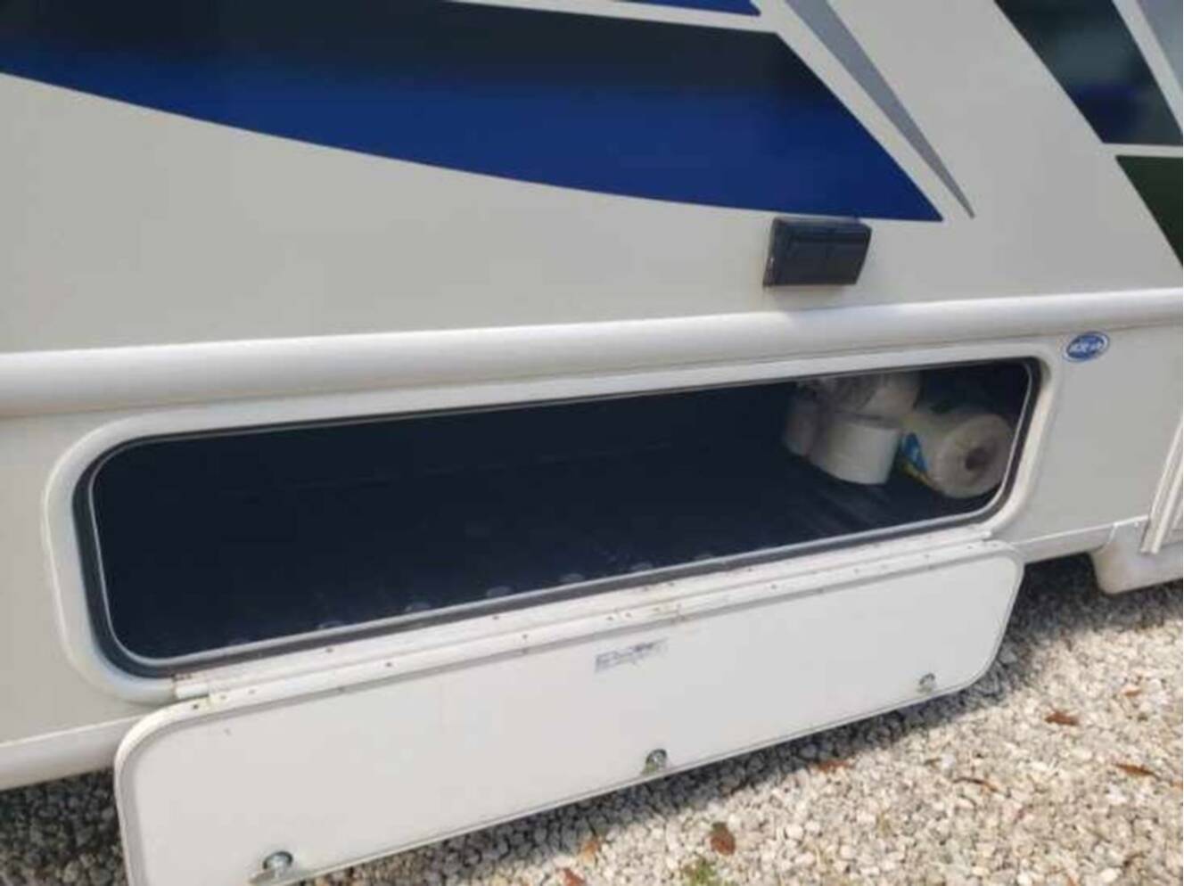 A photo of this 2023 Thor Motor Coach Axis 24.1