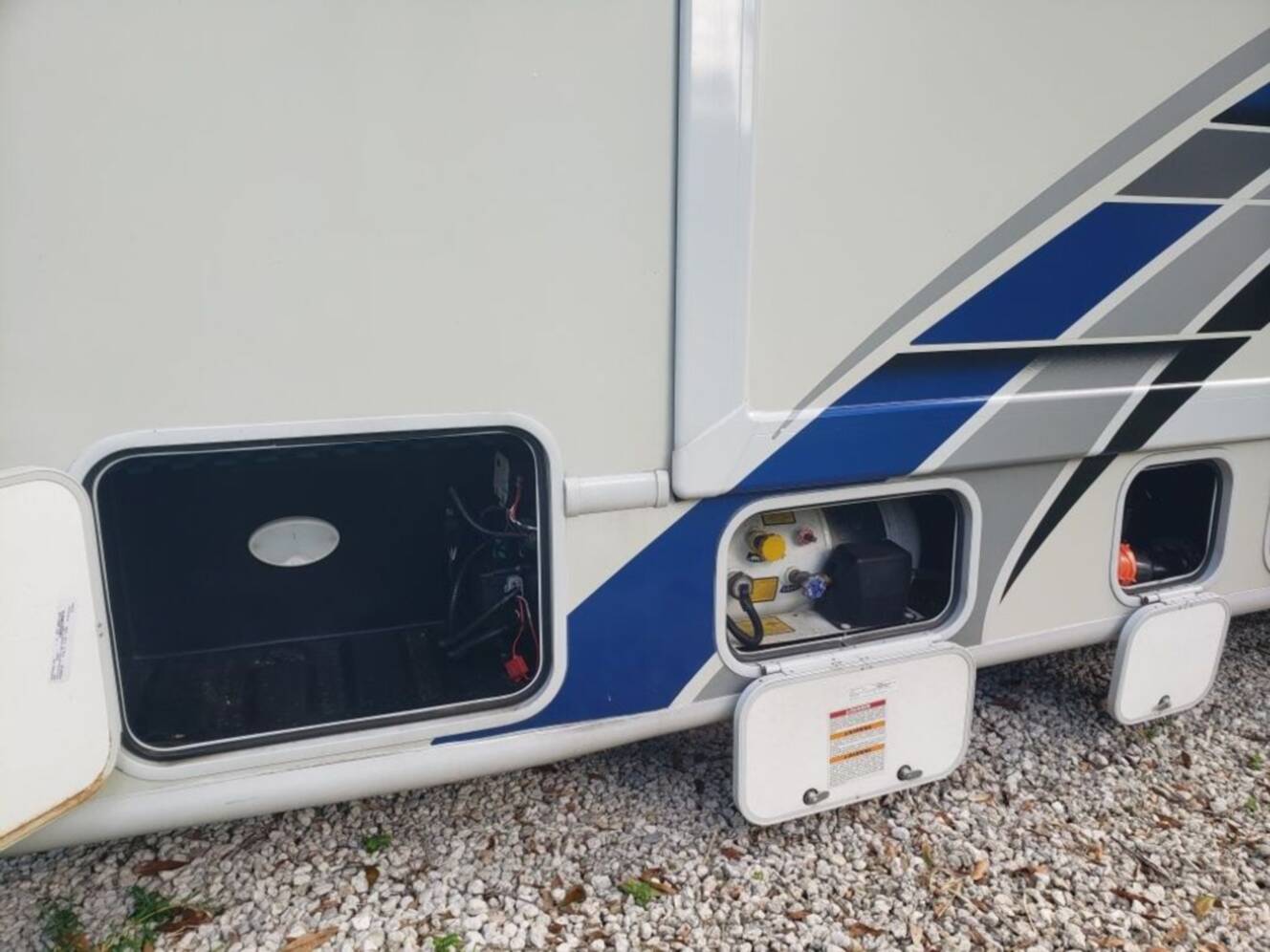 A photo of this 2023 Thor Motor Coach Axis 24.1