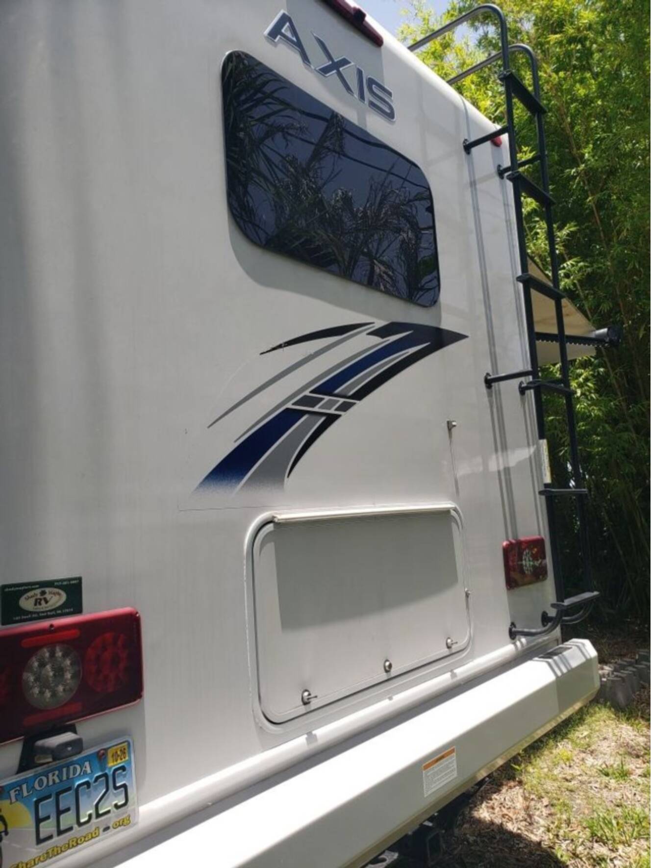 A photo of this 2023 Thor Motor Coach Axis 24.1