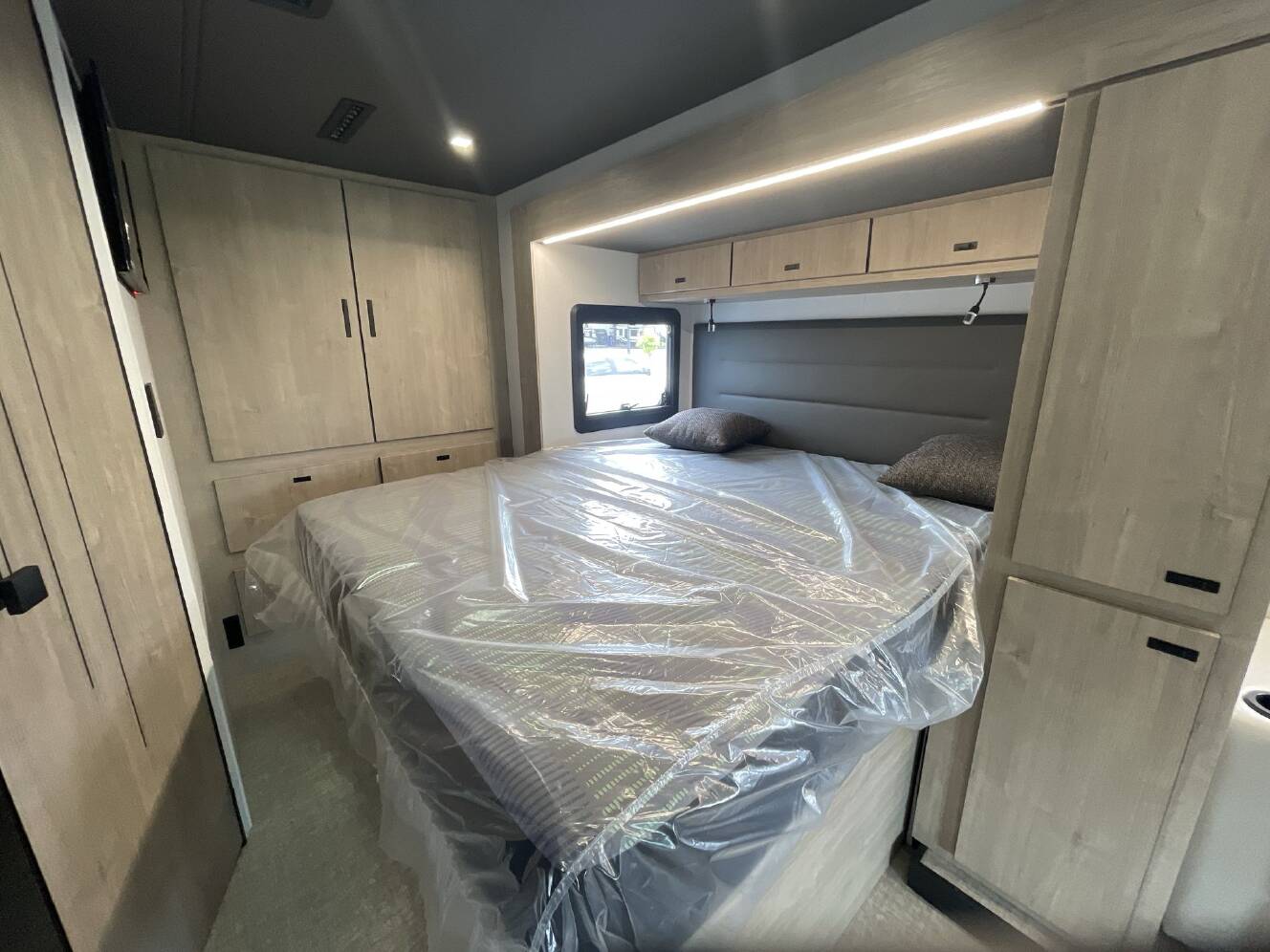 A photo of this 2026 Grand Design Lineage Series M 25FW