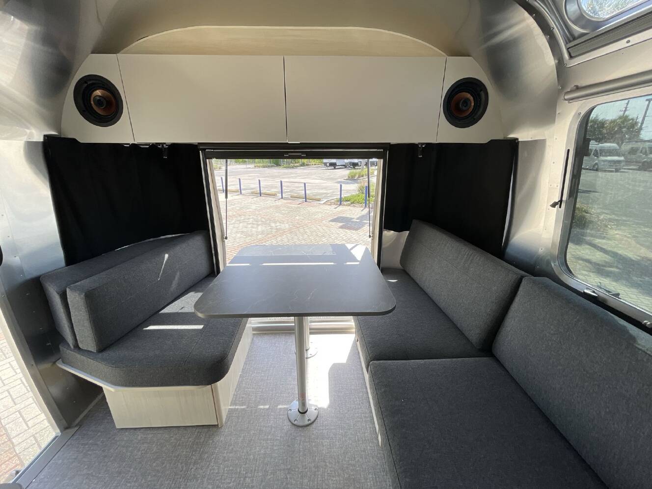 A photo of this 2025 Airstream Flying Cloud 25 FBQ
