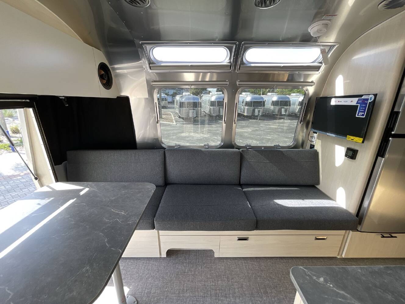 A photo of this 2025 Airstream Flying Cloud 25 FBQ