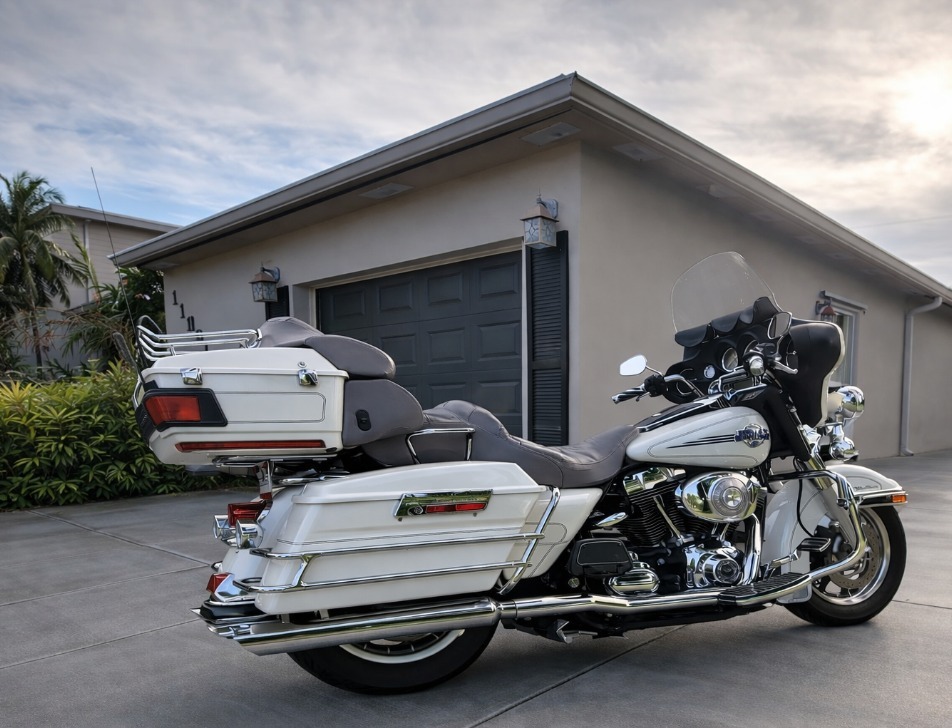 2006 Harley-Davidson ELECTRA GLIDE ULTRA CLASSIC FLHTCU in pompano beach FL