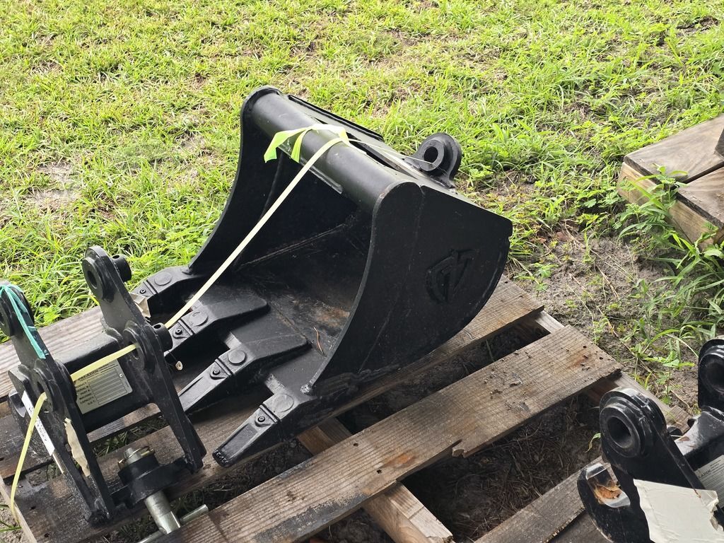 SANY® 18" QA Bucket for SY16 in Hampton, FL