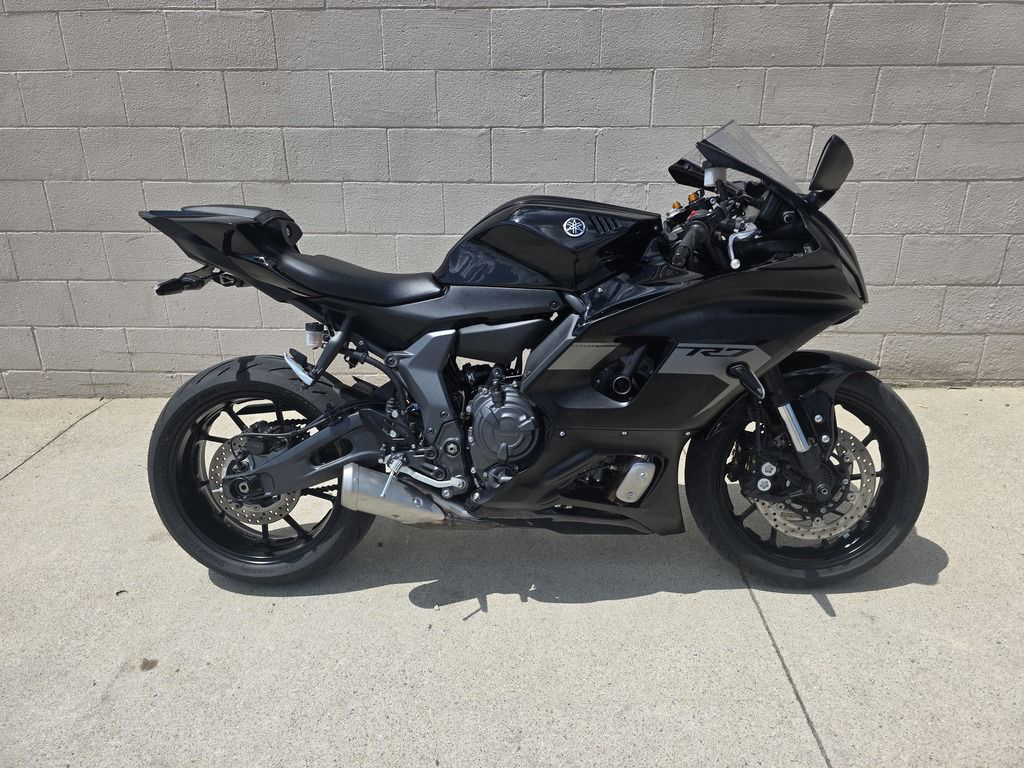2025 Yamaha YZF R7 R7 in Coldwater, MI