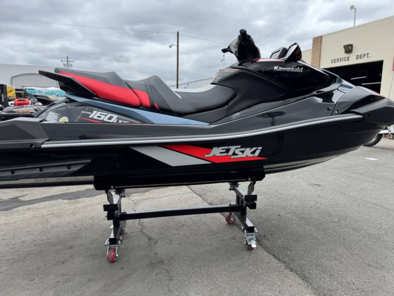 A photo of this 2025 Kawasaki Ultra® 160LX-S