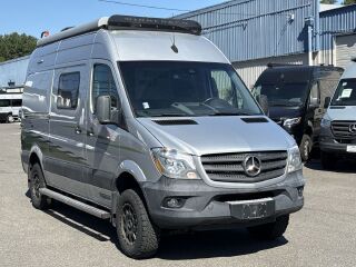 2019 WINNEBAGO REVEL 44E