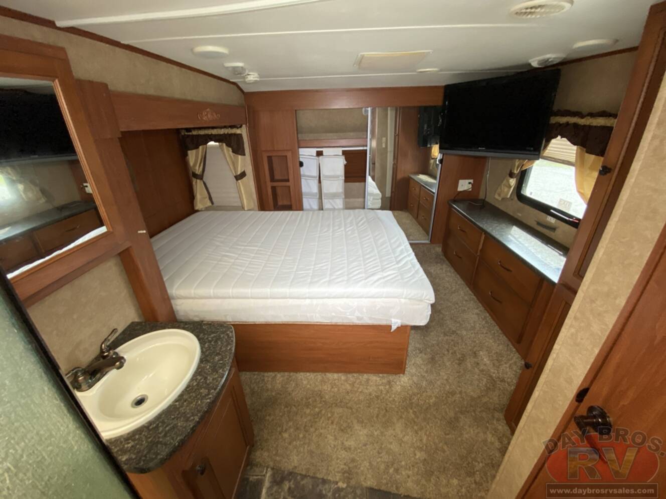 A photo of this 2012 Heartland Greystone 29MK