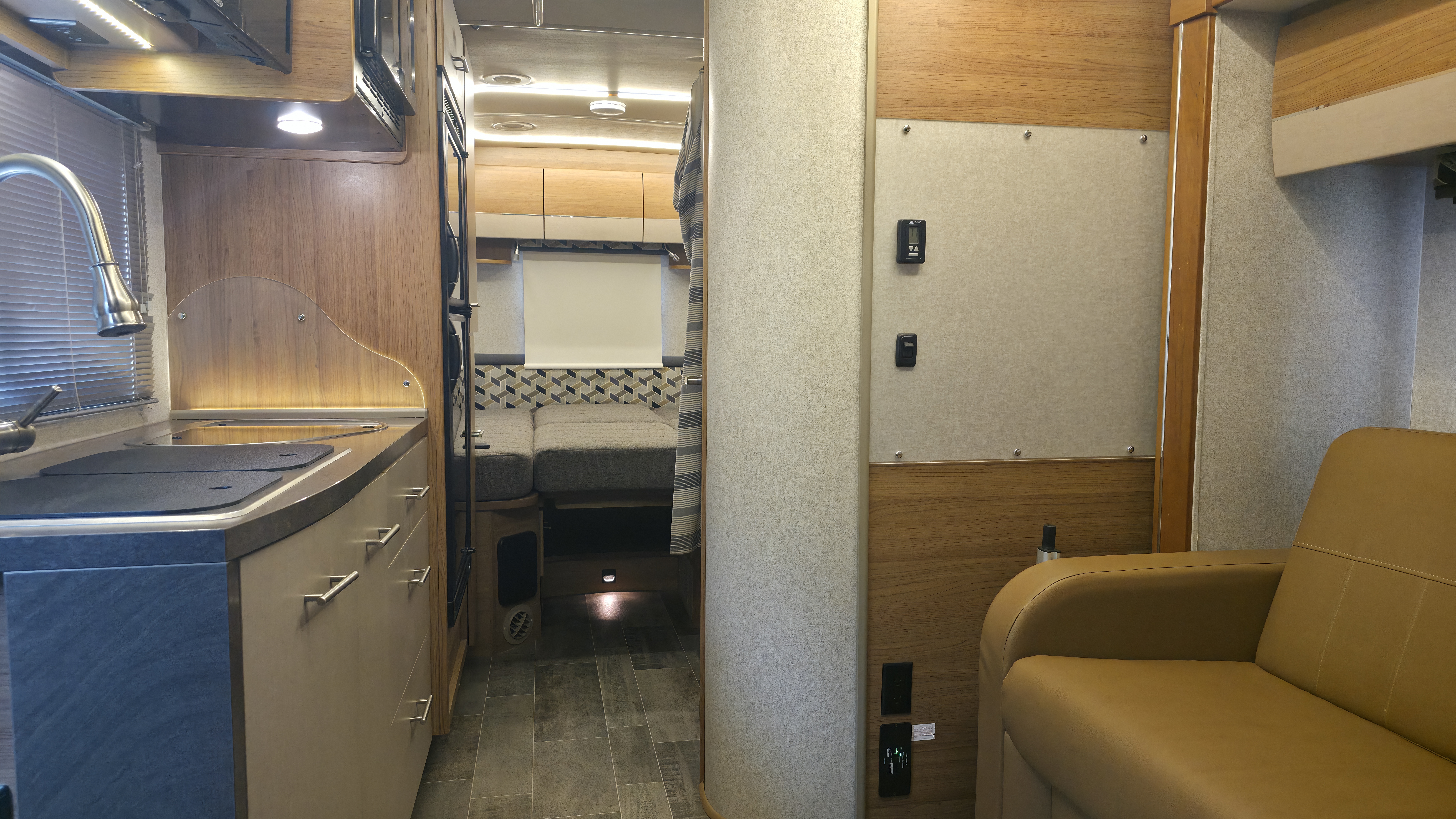 2019 Winnebago VIEW 24V in royal oaks CA