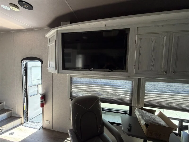 2021 Eclipse RV Attitude 3322SAG