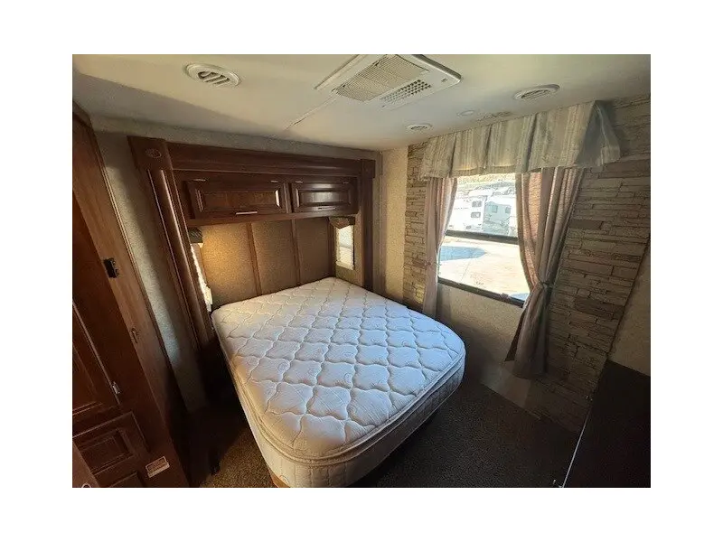 2015 FOREST RIVER GEORGETOWN XL 334QS