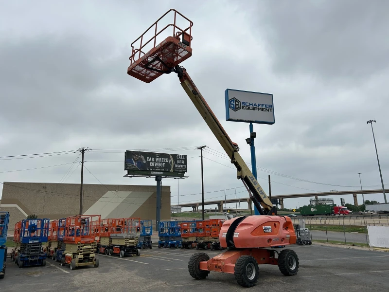 2013 JLG 400S
