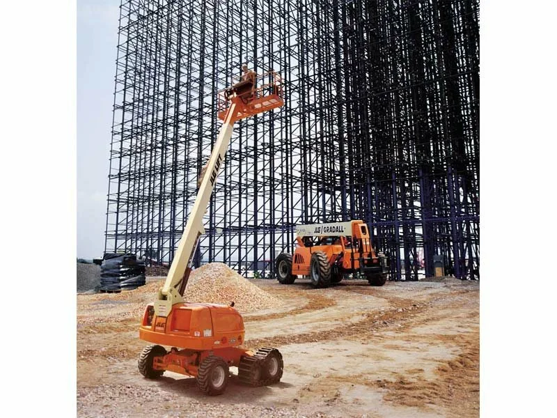 2013 JLG 400S