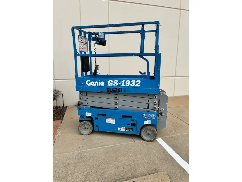 2021 GENIE GS-1932