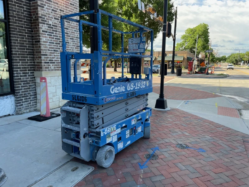 2021 GENIE GS-1932