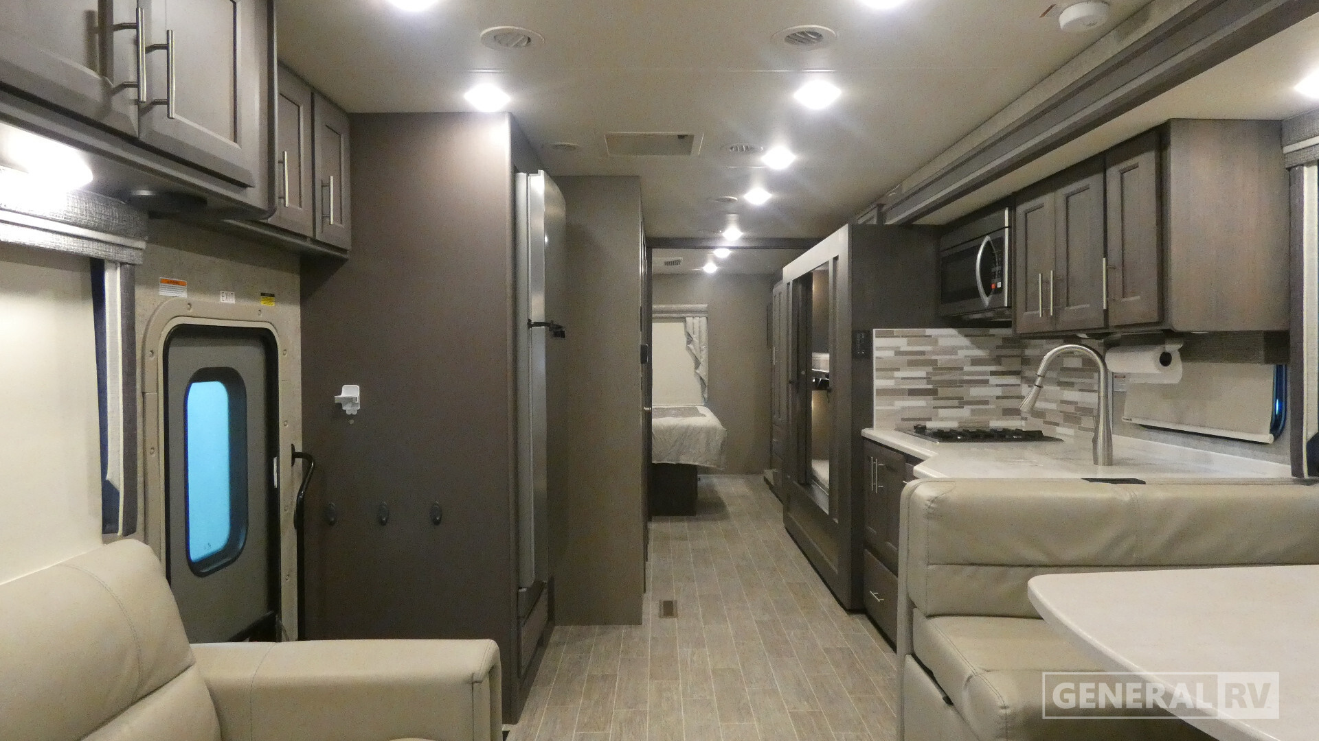2022 Thor Motor Coach MIRAMAR 34.6 in birch run MI