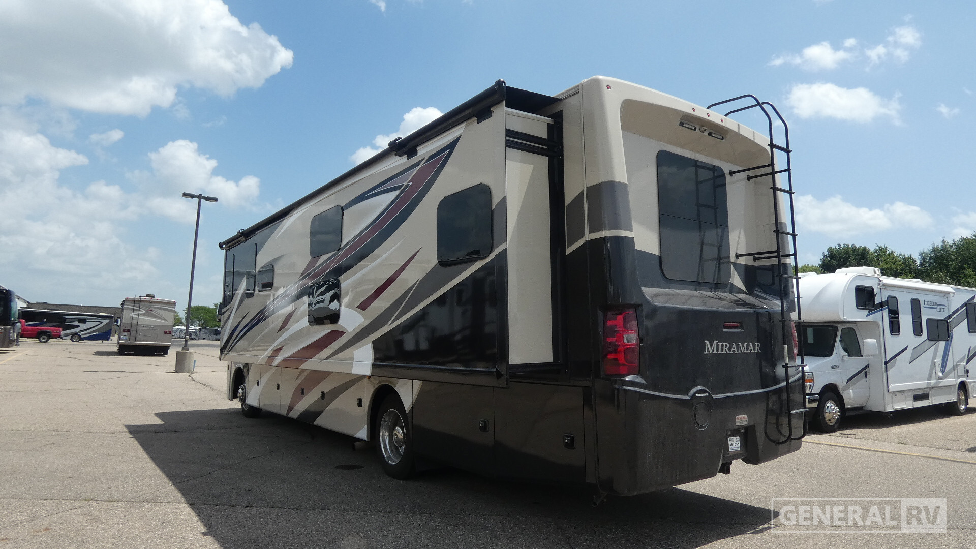 2022 Thor Motor Coach MIRAMAR 34.6 in birch run MI