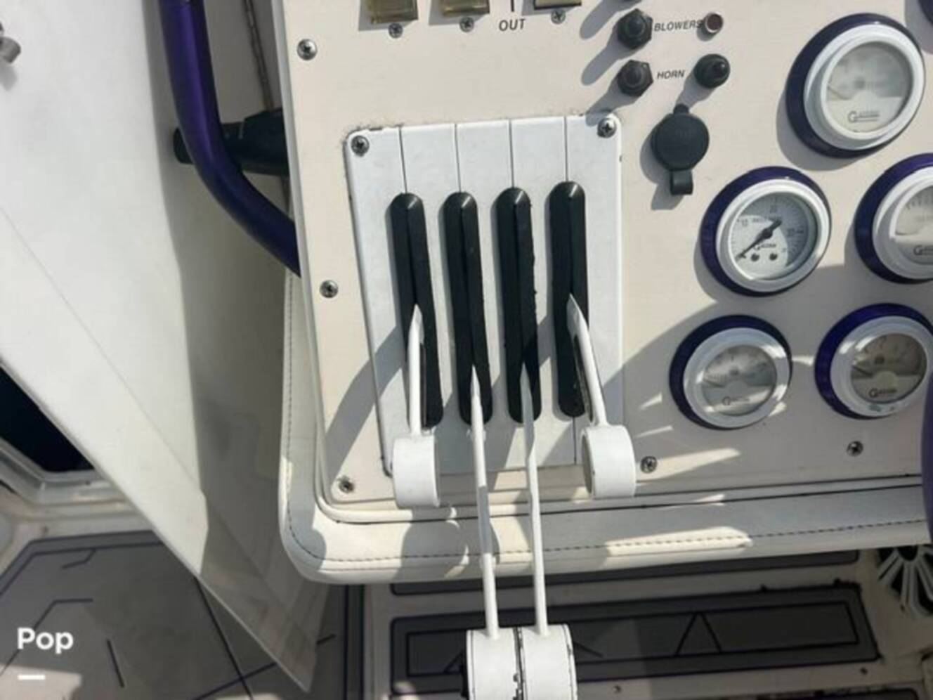 A photo of this 1998 Fountain Lightning 42