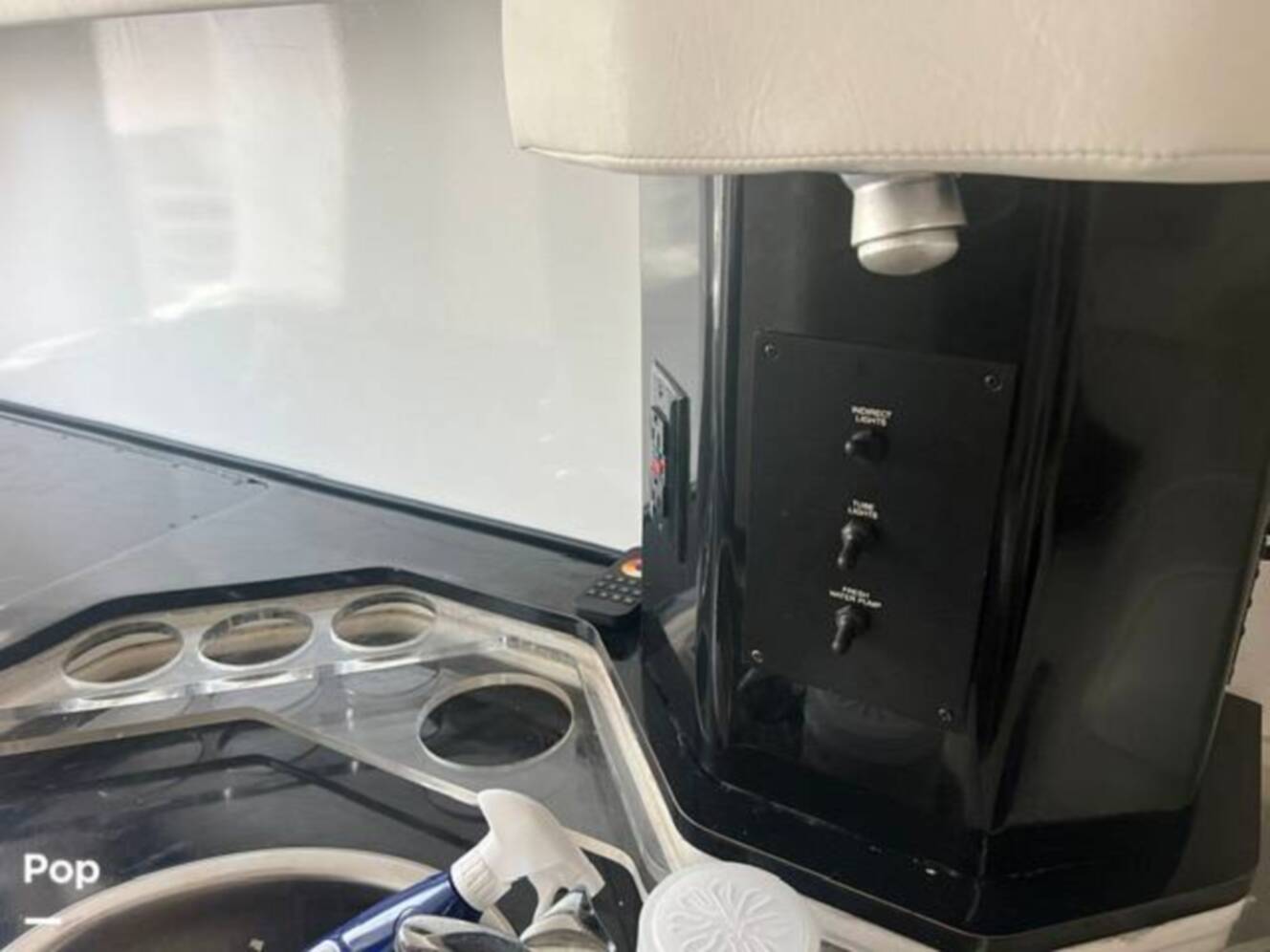 A photo of this 1998 Fountain Lightning 42