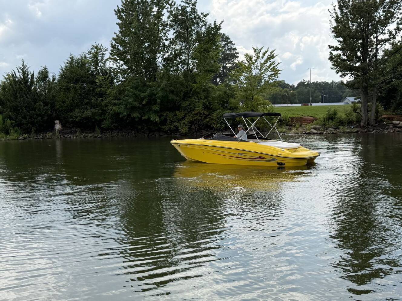 A photo of this 2006 Four Winns 210 HORIZON
