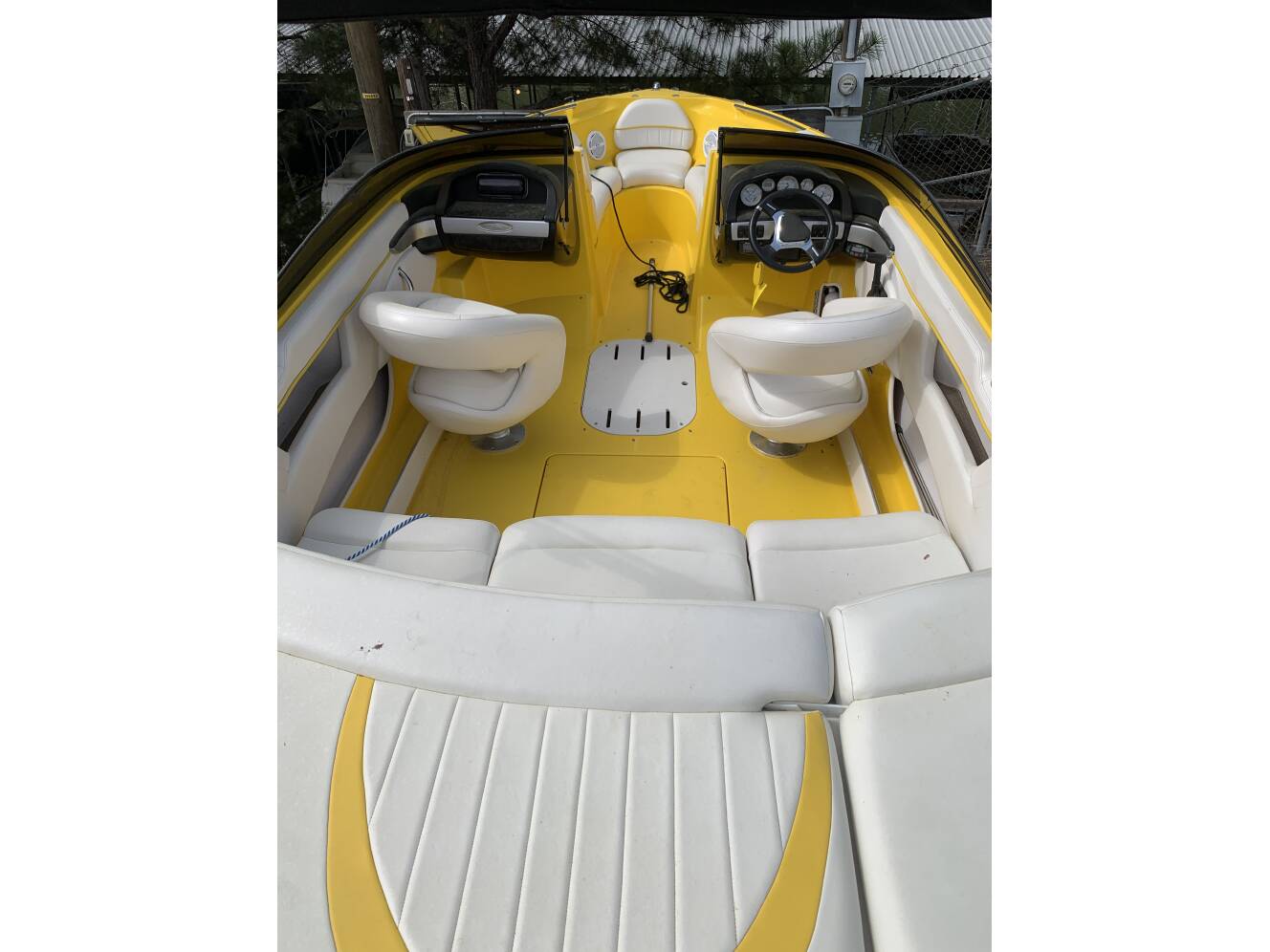 A photo of this 2006 Four Winns 210 HORIZON