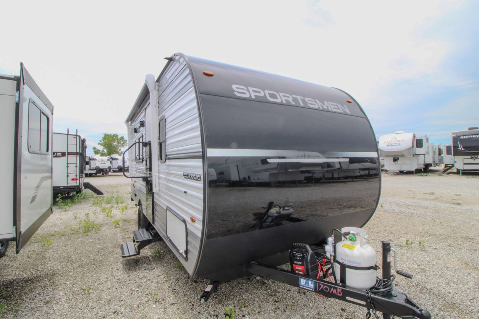 2027 Kz Sportsmen Classic 170MB RV