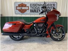 Heavyweight Baggers Are Making Waves In The Motorcycle World image