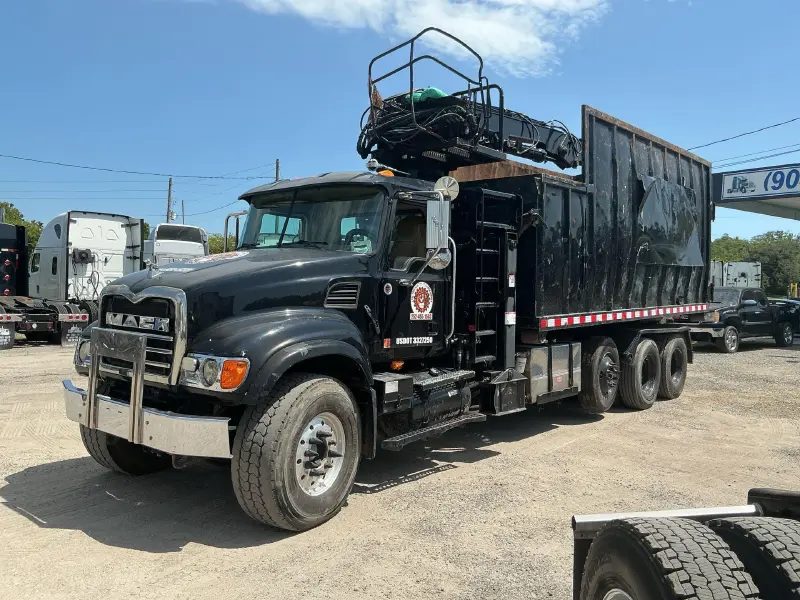 2005 Mack GU713