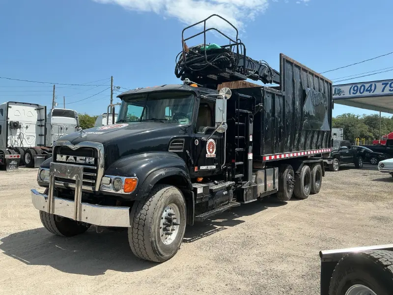2005 Mack GU713
