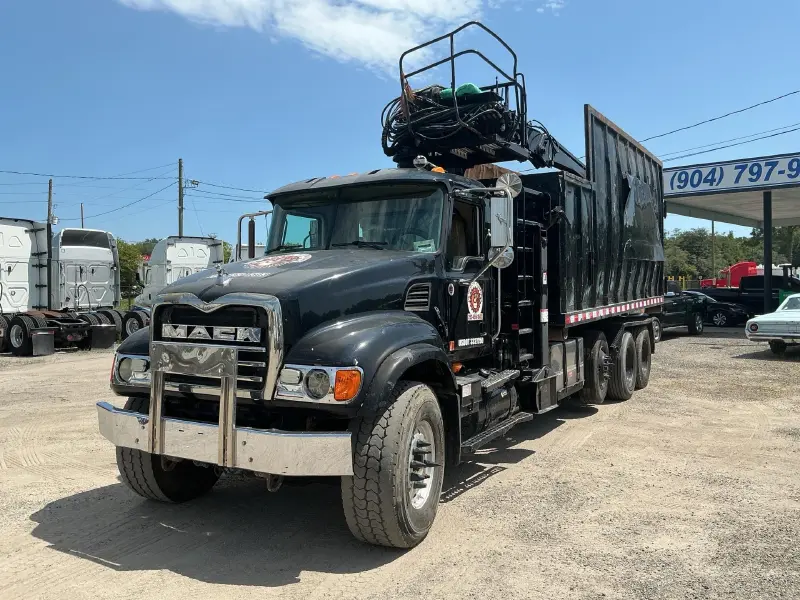 2005 Mack GU713